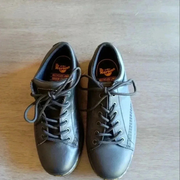 Dr. Martens Slip Restaurant Shoes NWOT - Picture 2 of 7